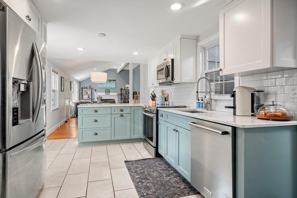 1092 Edgell Road Framingham, MA 01701 - Photo 6 of 22 Gallery Image 6