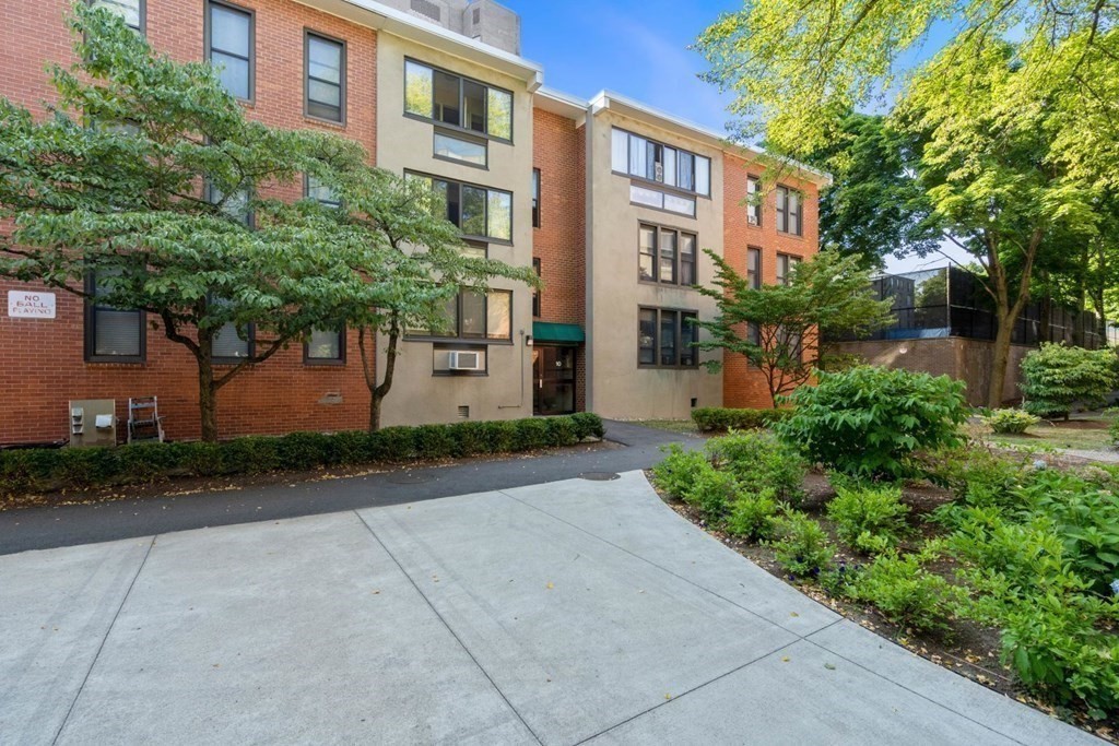 10 Juniper Street, Unit 46 Brookline, MA 02445 - Photo 18 of 22