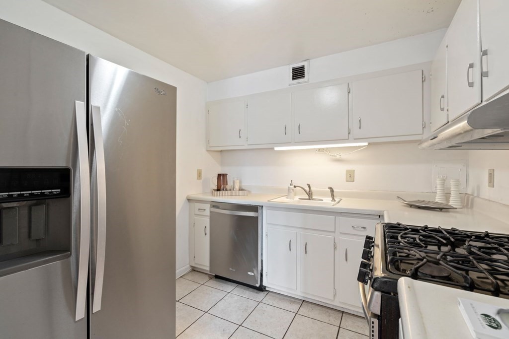 10 Juniper Street, Unit 46 Brookline, MA 02445 - Photo 8 of 22