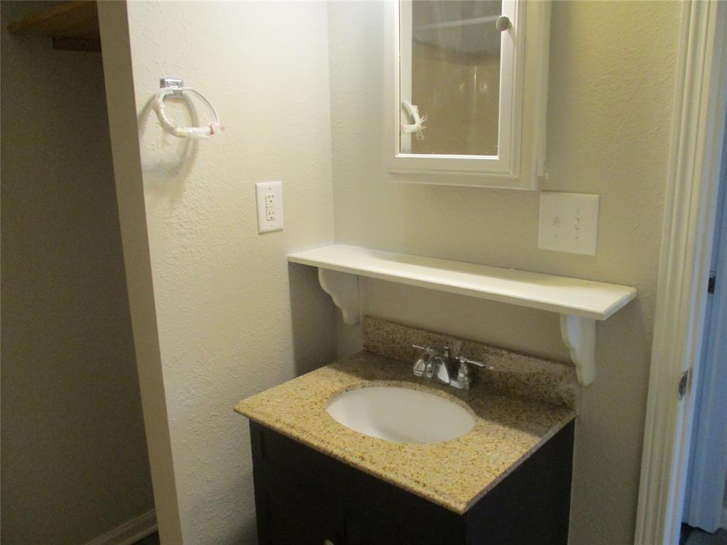 5713 Bluff Road, Unit B Indianapolis, IN 46217 - Photo 7 of 9 Gallery Image 7