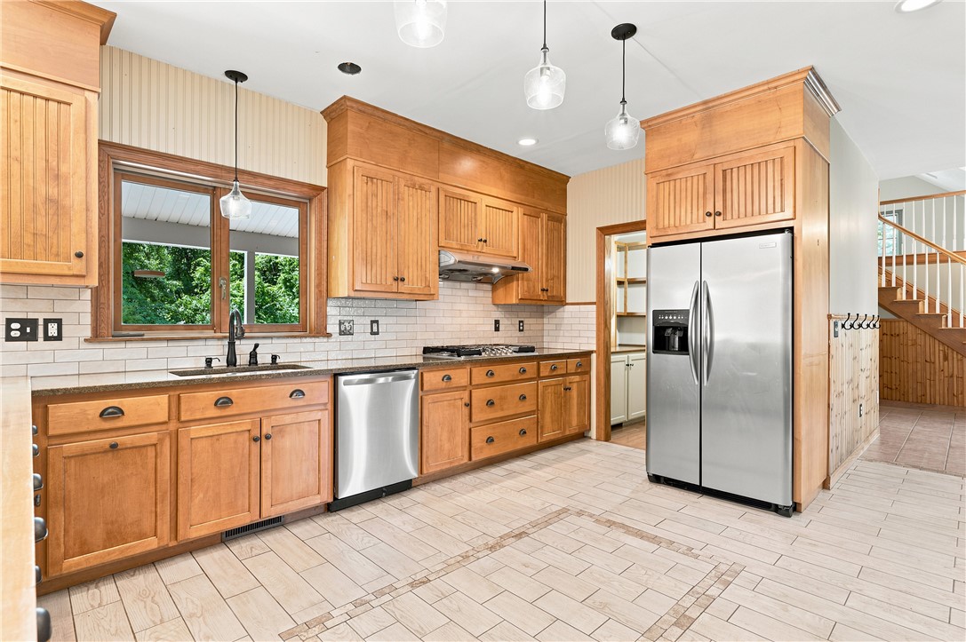 45 Pine Swamp Road Cumberland, RI 02895 - Photo 5 of 49