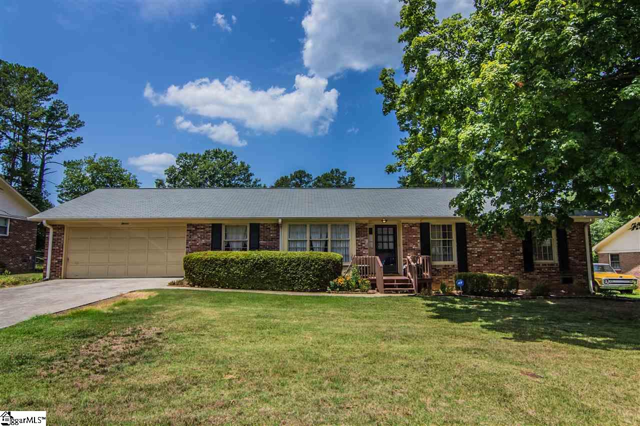 11 Ladbroke Road Greenville, SC 29615 - Photo 1 of 18 Gallery Image 1