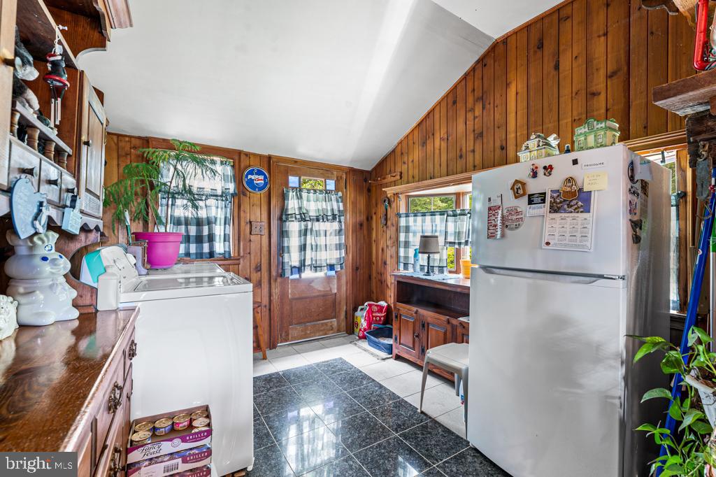 12 Supawna Road Pennsville, NJ 08070 - Photo 4 of 45