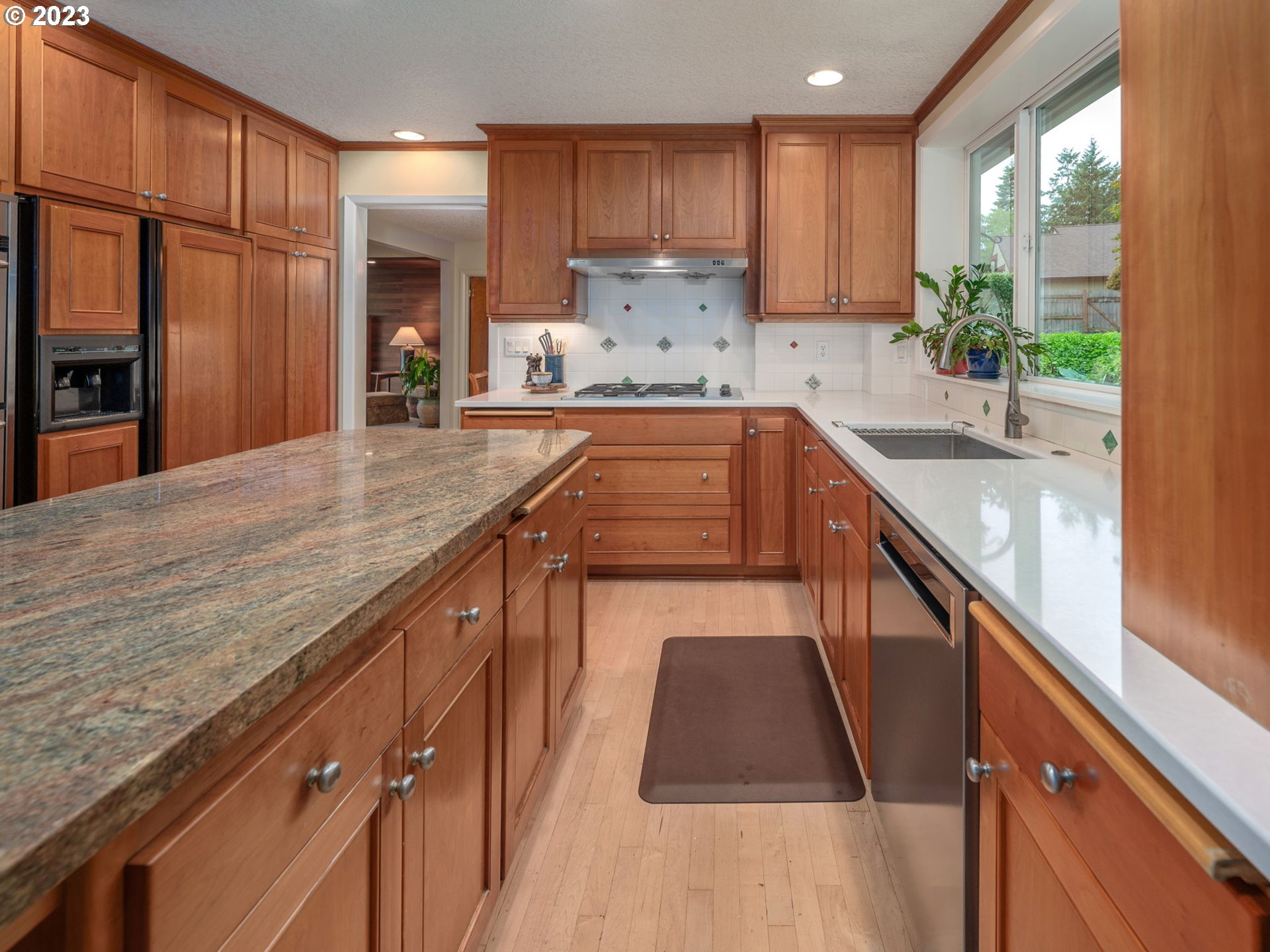 10211 Southwest Lancaster Road Portland, OR 97219 - Photo 14 of 46 Gallery Image 14