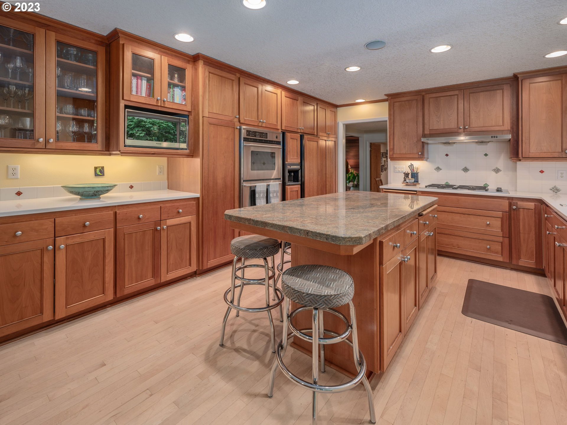 10211 Southwest Lancaster Road Portland, OR 97219 - Photo 15 of 46 Gallery Image 15