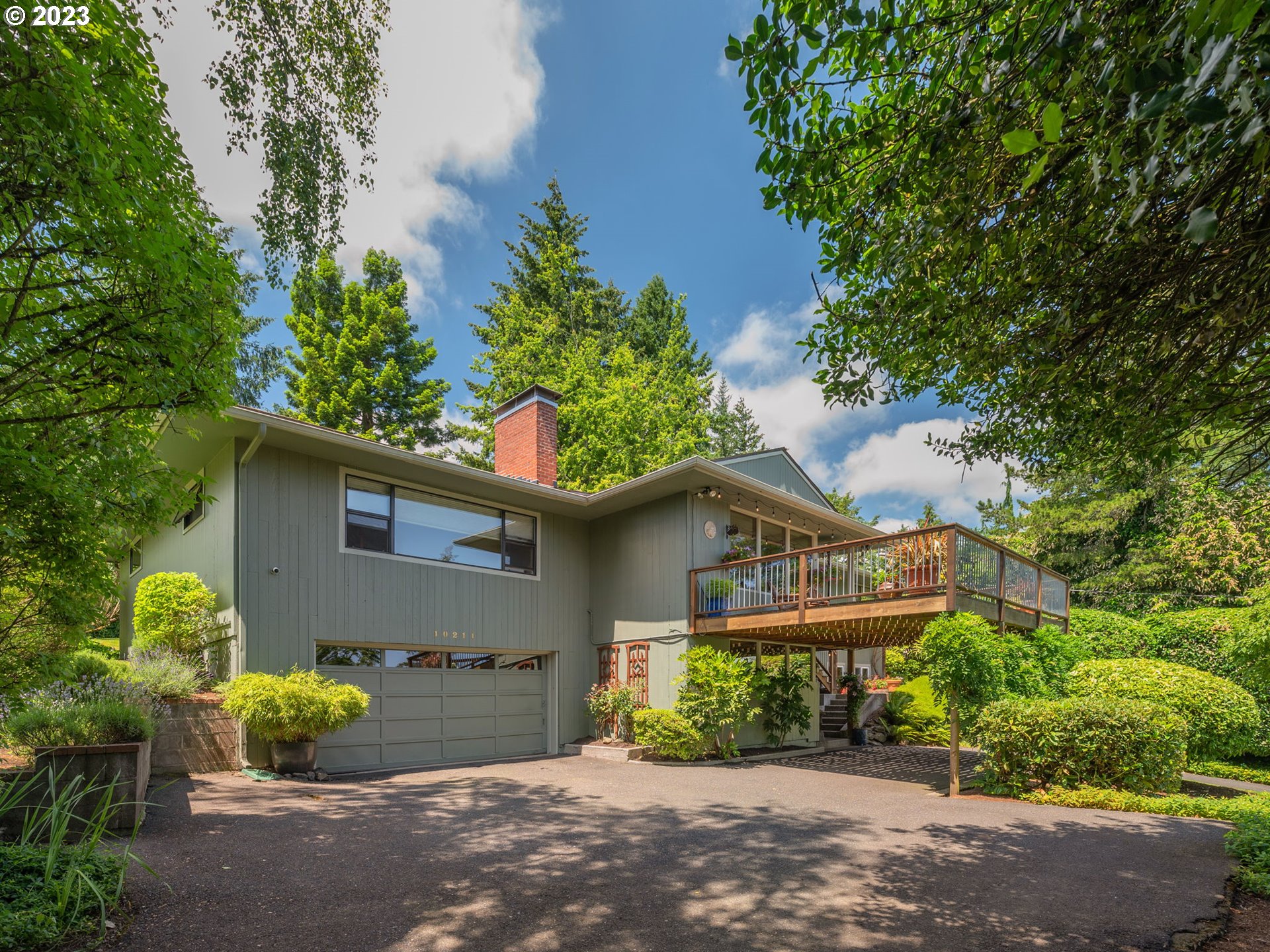 10211 Southwest Lancaster Road Portland, OR 97219 - Photo 5 of 46 Gallery Image 5