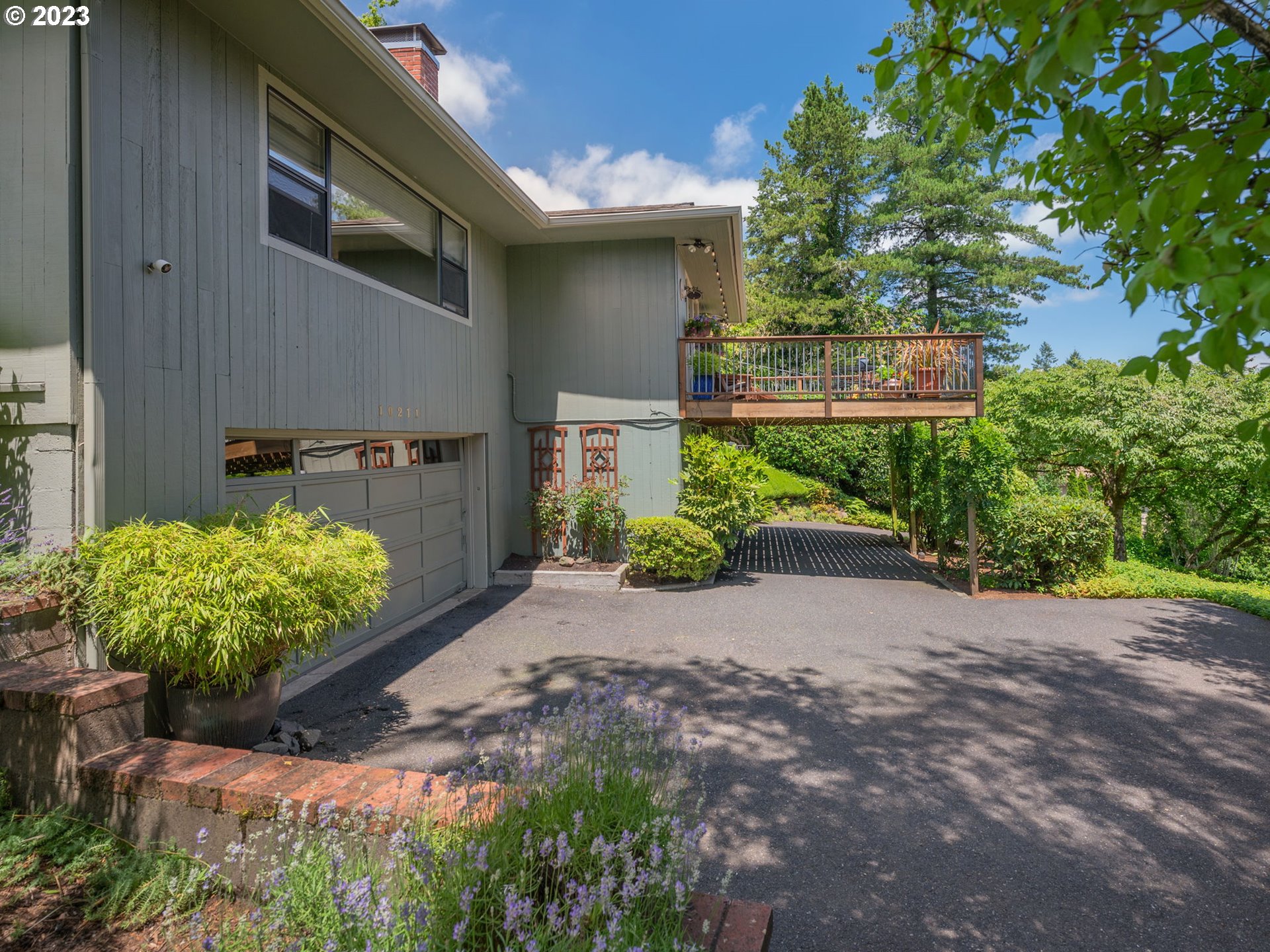 10211 Southwest Lancaster Road Portland, OR 97219 - Photo 6 of 46 Gallery Image 6