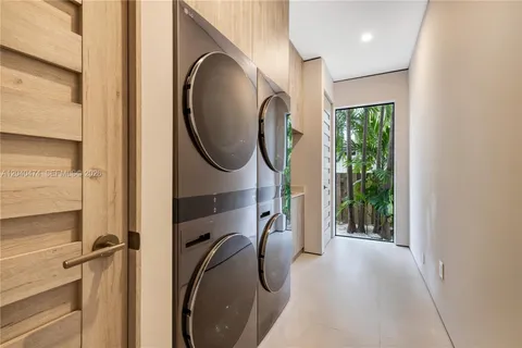 $4,700,000 | 1008 Northeast 114th Street, Biscayne Park, FL 33161