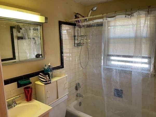 33 Regent Road Malden, MA 02148 - Photo 11 of 23 Gallery Image 11