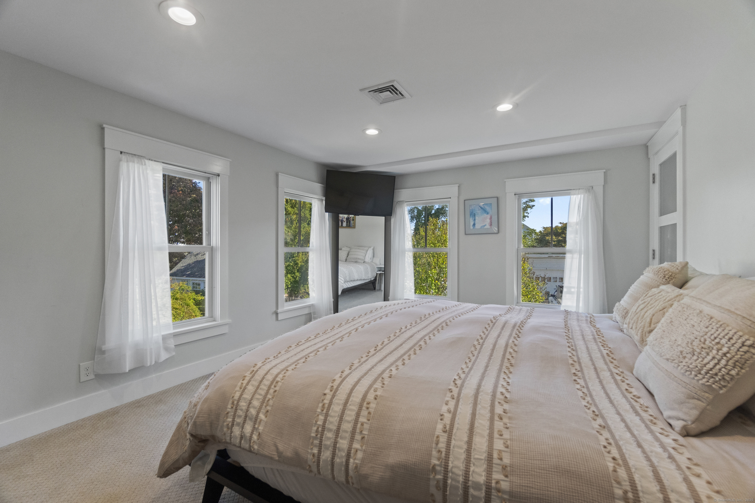 11 Pearl Street Groton, CT 06340 - Photo 22 of 38