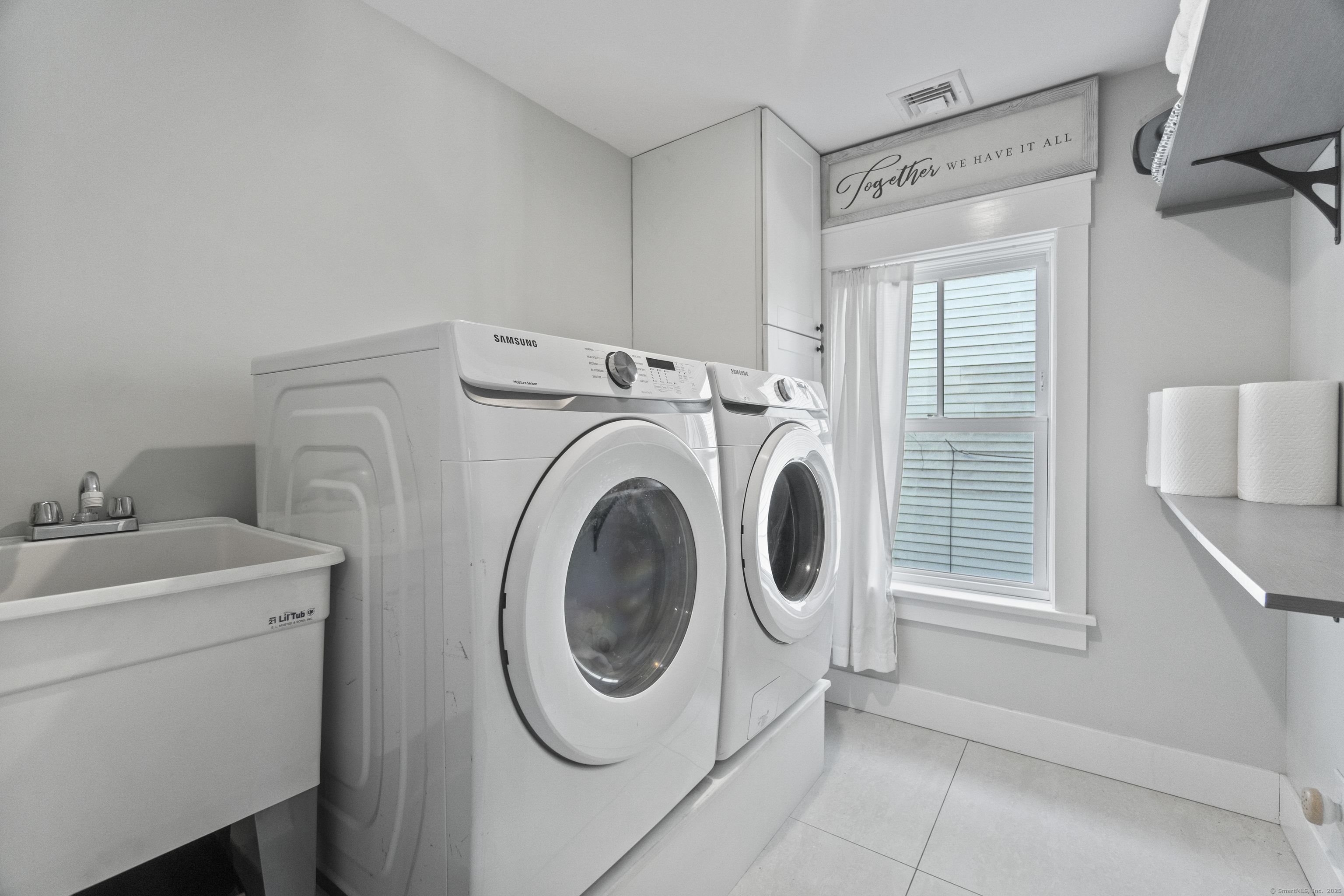 11 Pearl Street Groton, CT 06340 - Photo 24 of 38