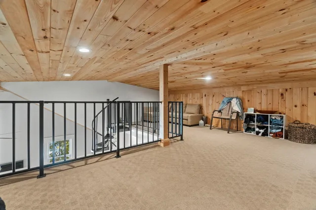 a view of a livingroom with furniture