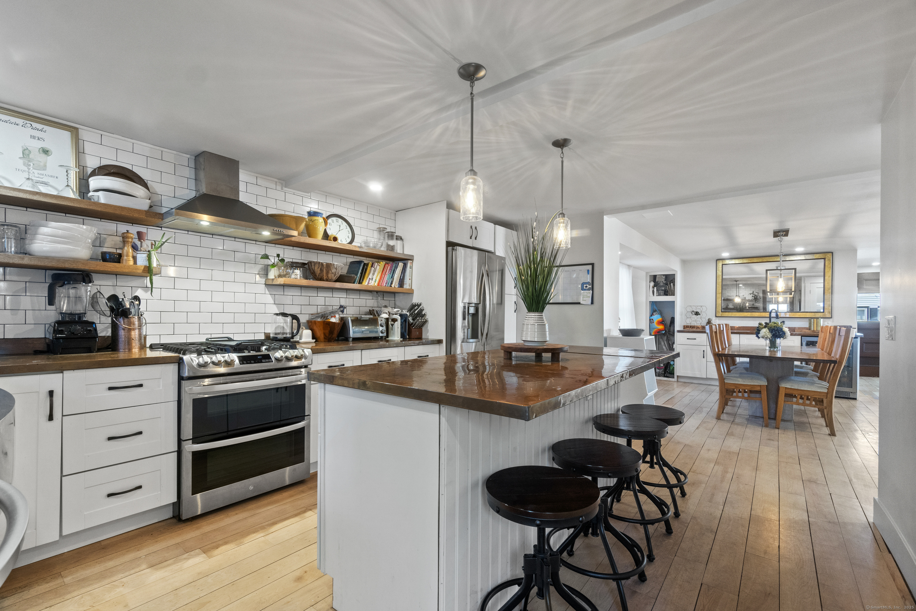 11 Pearl Street Groton, CT 06340 - Photo 7 of 38