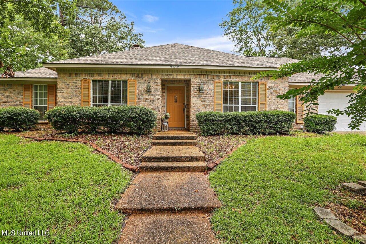 409 Parkway Road Brandon, MS 39047 - Photo 1 of 26 04-409 Parkway Rd