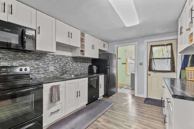 $269,900 | 514 East Beacon Avenue, New London, WI 54961