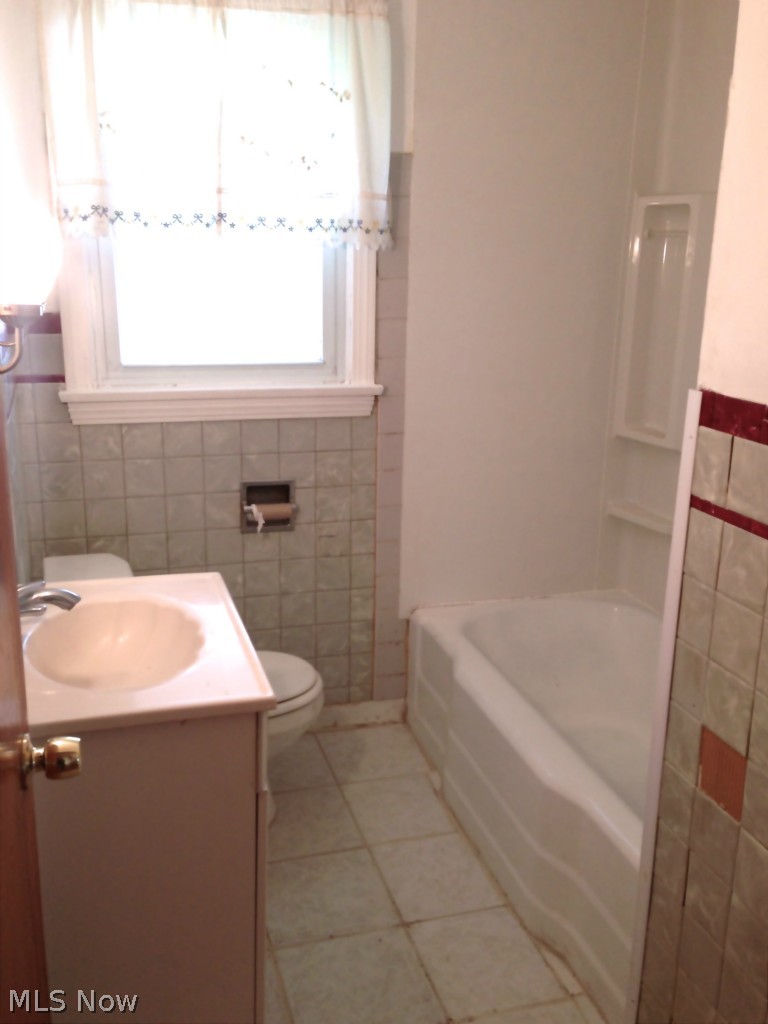 2212 Kirk Road Youngstown, OH 44511 - Photo 9 of 19 Gallery Image 9