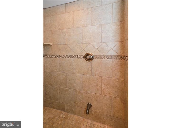 403 Righter Street Philadelphia, PA 19128 - Photo 17 of 25 Bathroom