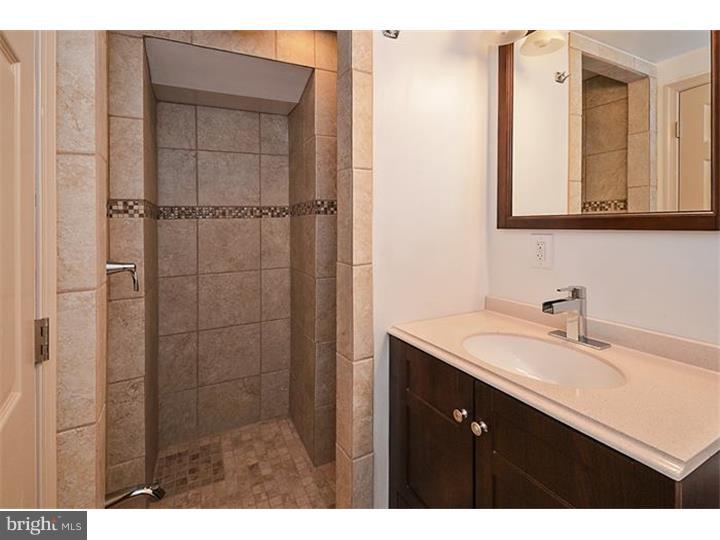 403 Righter Street Philadelphia, PA 19128 - Photo 20 of 25 Bathroom
