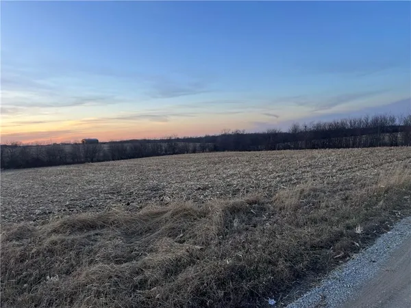 $400,000 | 112th Street, Weatherby, MO 64497