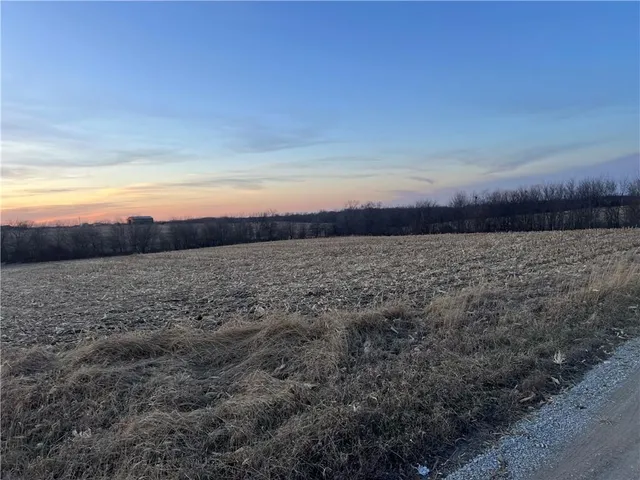 $400,000 | 112th Street, Weatherby, MO 64497