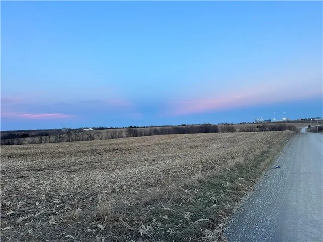 $400,000 | 112th Street, Weatherby, MO 64497