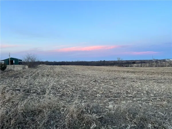 $400,000 | 112th Street, Weatherby, MO 64497