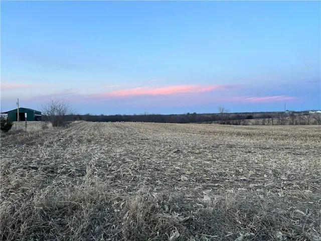 $400,000 | 112th Street, Weatherby, MO 64497