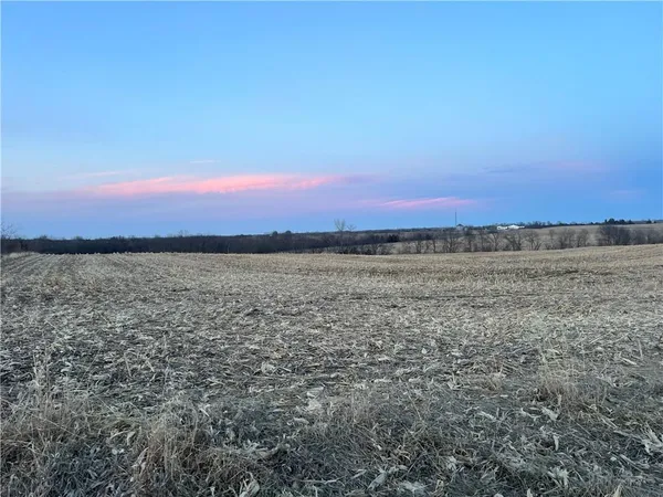 $400,000 | 112th Street, Weatherby, MO 64497