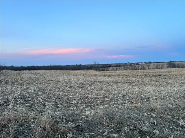 $400,000 | 112th Street, Weatherby, MO 64497