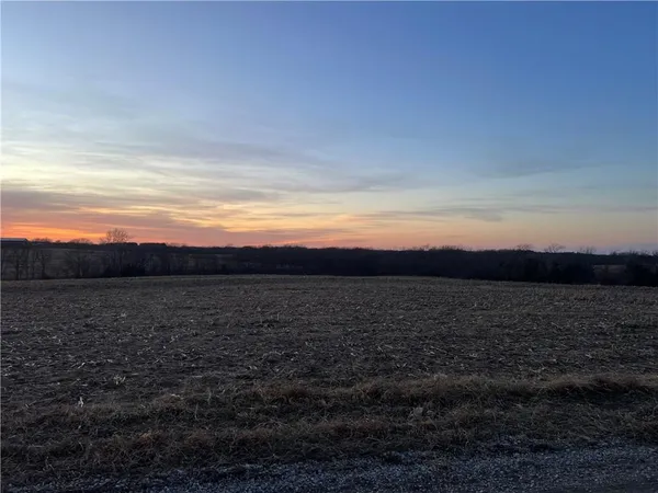 $400,000 | 112th Street, Weatherby, MO 64497