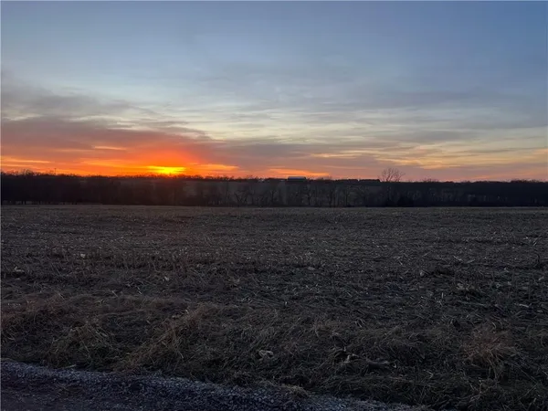 $400,000 | 112th Street, Weatherby, MO 64497