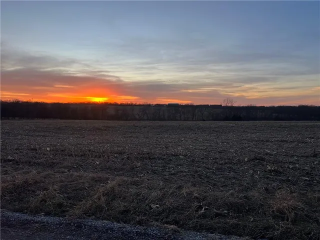 $400,000 | 112th Street, Weatherby, MO 64497