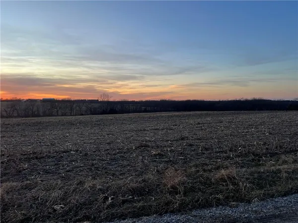 $400,000 | 112th Street, Weatherby, MO 64497