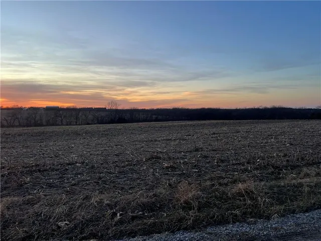 $400,000 | 112th Street, Weatherby, MO 64497