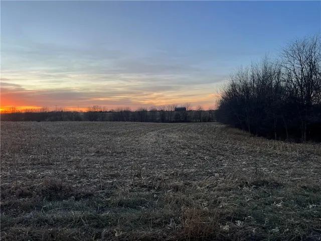 $400,000 | 112th Street, Weatherby, MO 64497