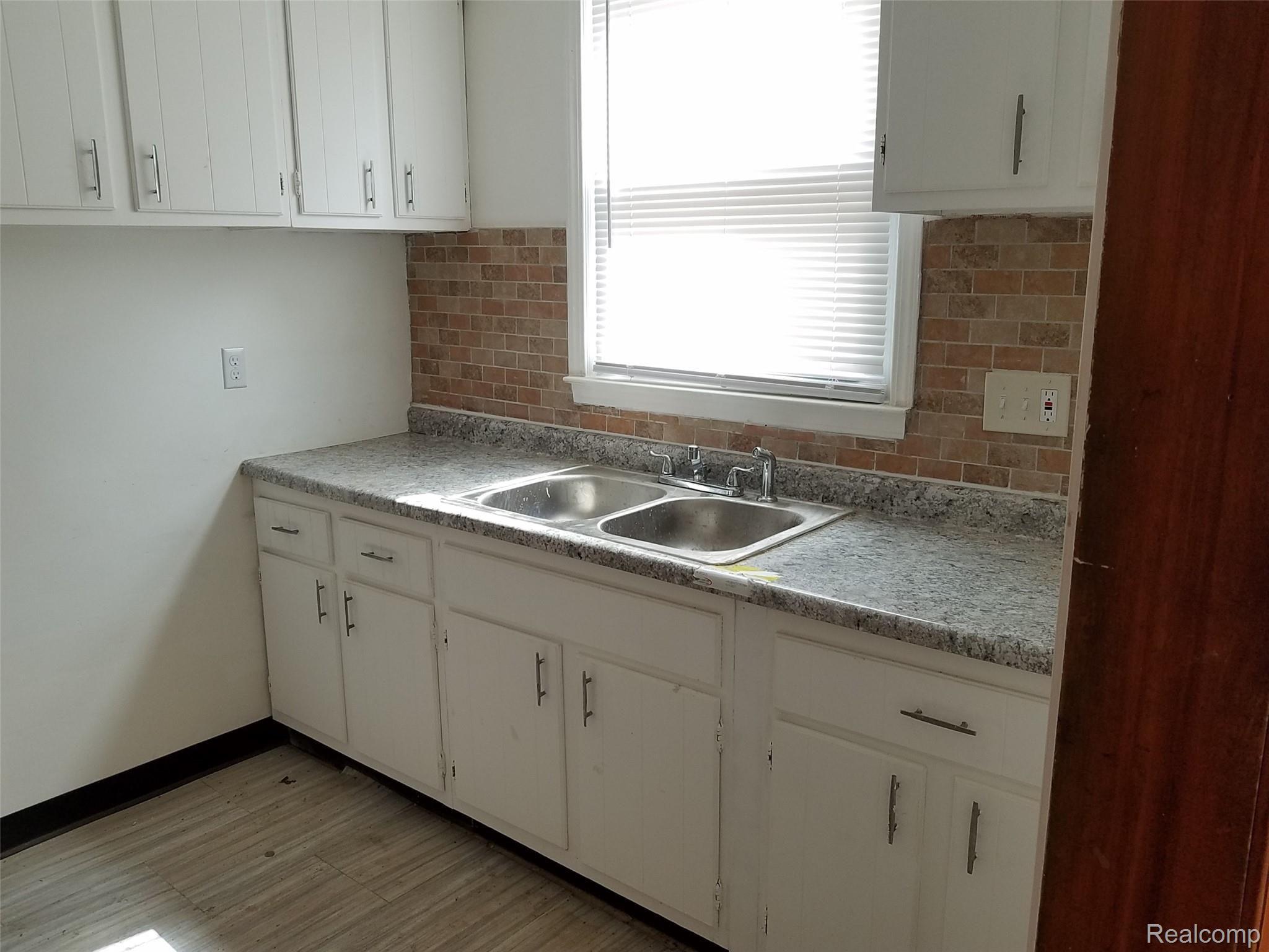 9950 Balfour Road Detroit, MI 48224 - Photo 5 of 11 20190423_150333.jpg