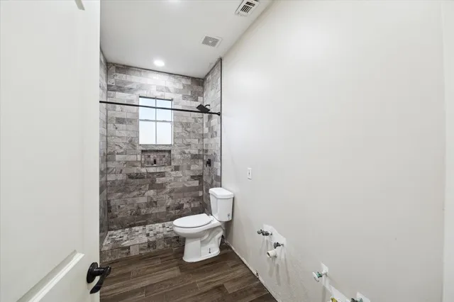 $450,000 | 96 County Road 4905, Dayton, TX 77535