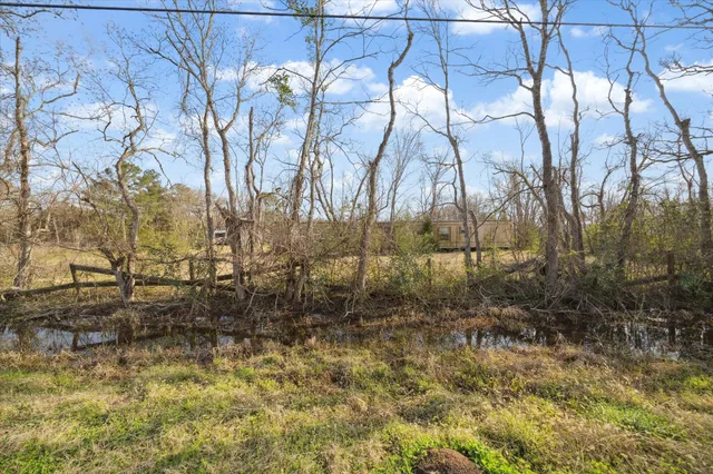 $450,000 | 96 County Road 4905, Dayton, TX 77535