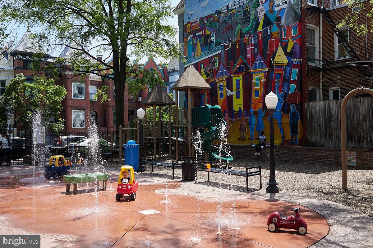 910 T Street Northwest, Unit B Washington, DC 20001 - Photo 37 of 37