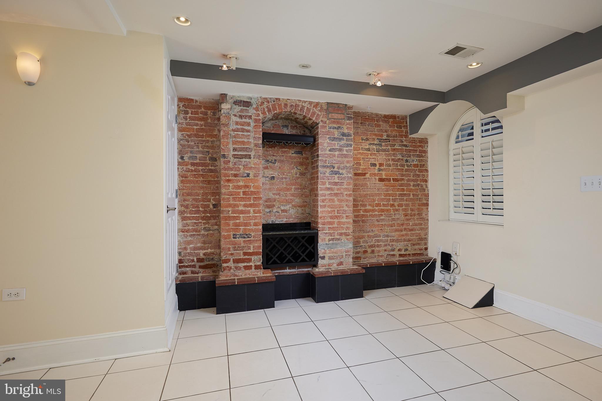 910 T Street Northwest, Unit B Washington, DC 20001 - Photo 7 of 37