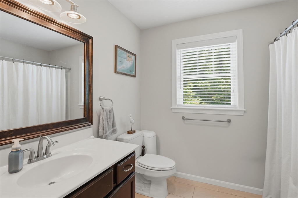 2 Klondike Road Grafton, MA 01560 - Photo 33 of 41