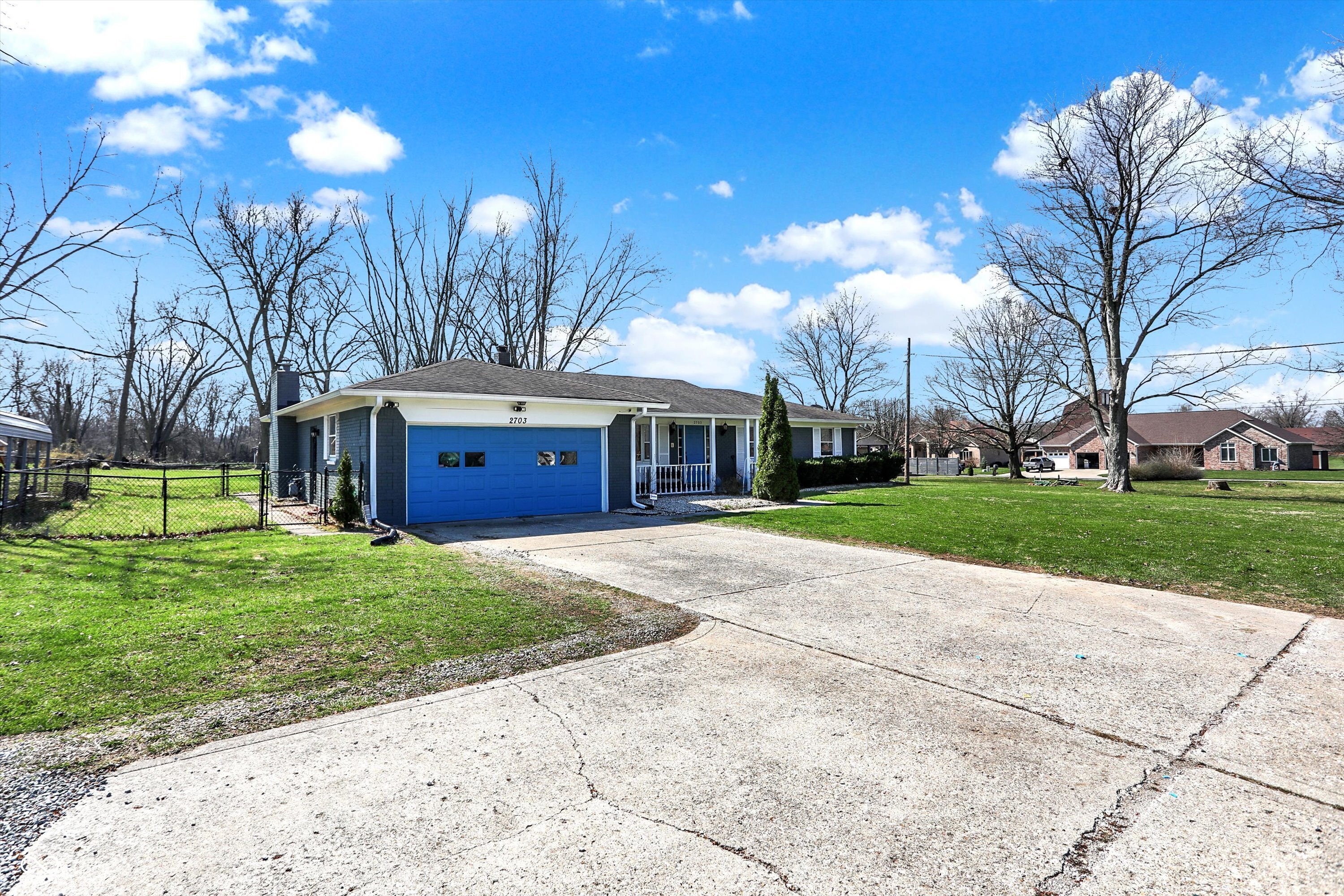 2703 East Thompson Road Indianapolis, IN 46227 - Photo 3 of 50 Gallery Image 3