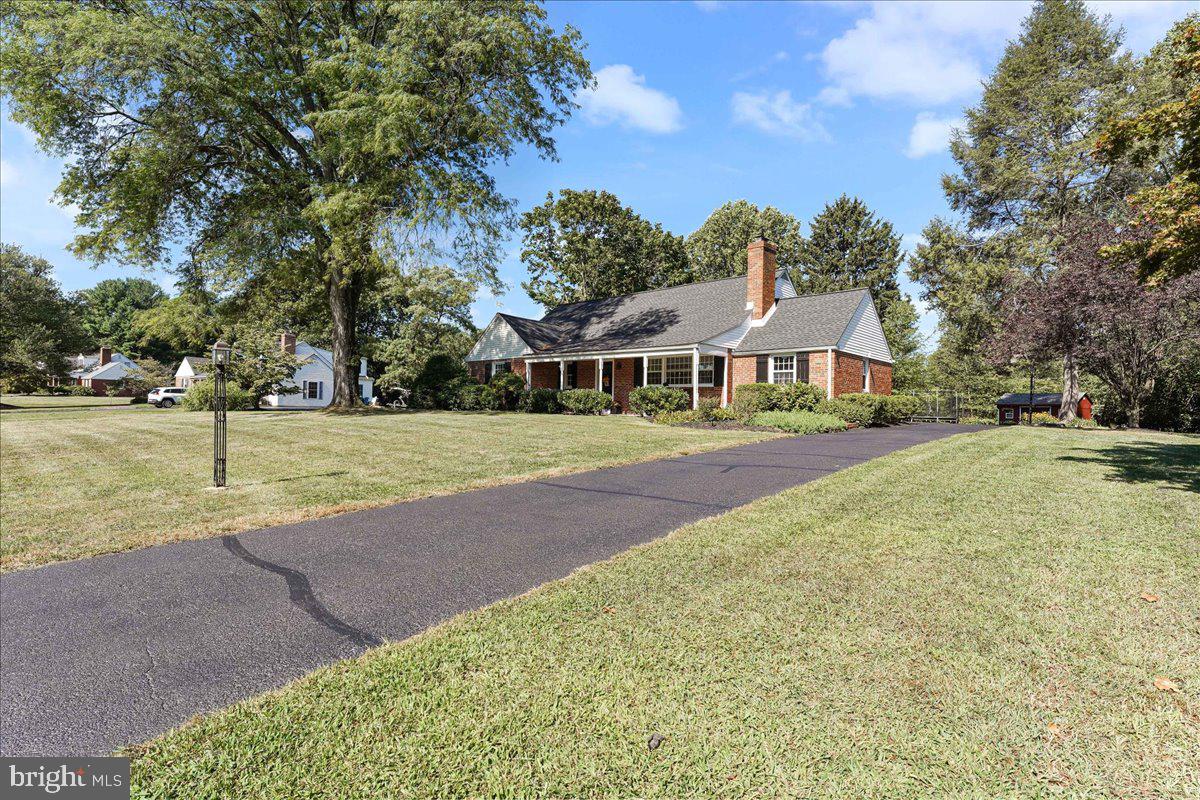 821 Merrill Road Ambler, PA 19002 - Photo 4 of 39 Large driveway recently seal coated