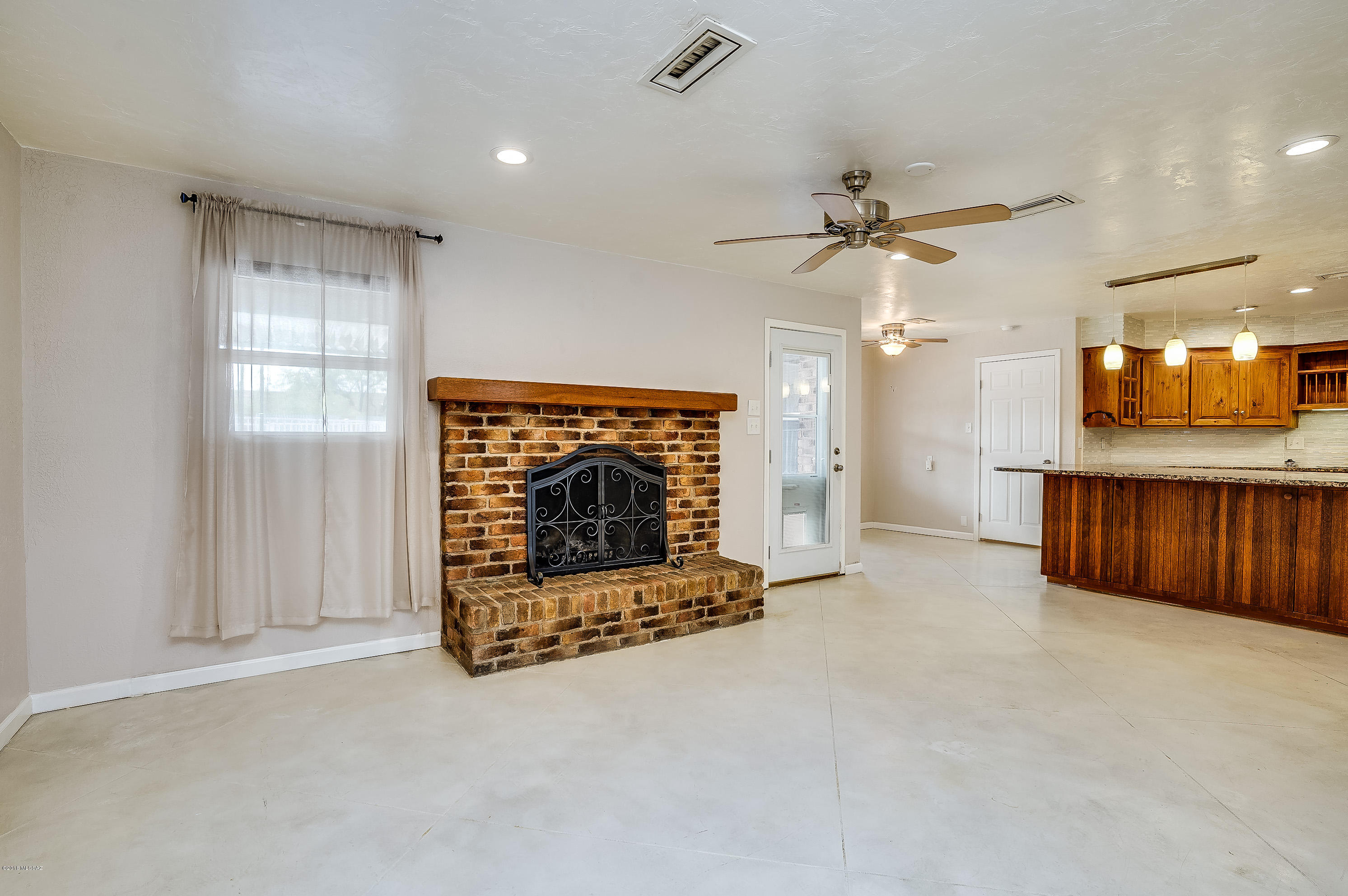 7044 East Redbud Road Tucson, AZ 85715 - Photo 2 of 49 Gallery Image 2