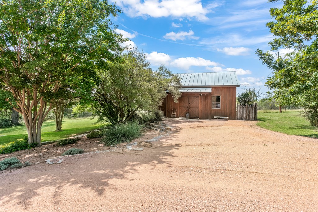 4535 Morris Ranch Road Fredericksburg, TX 78624 - Photo 23 of 46