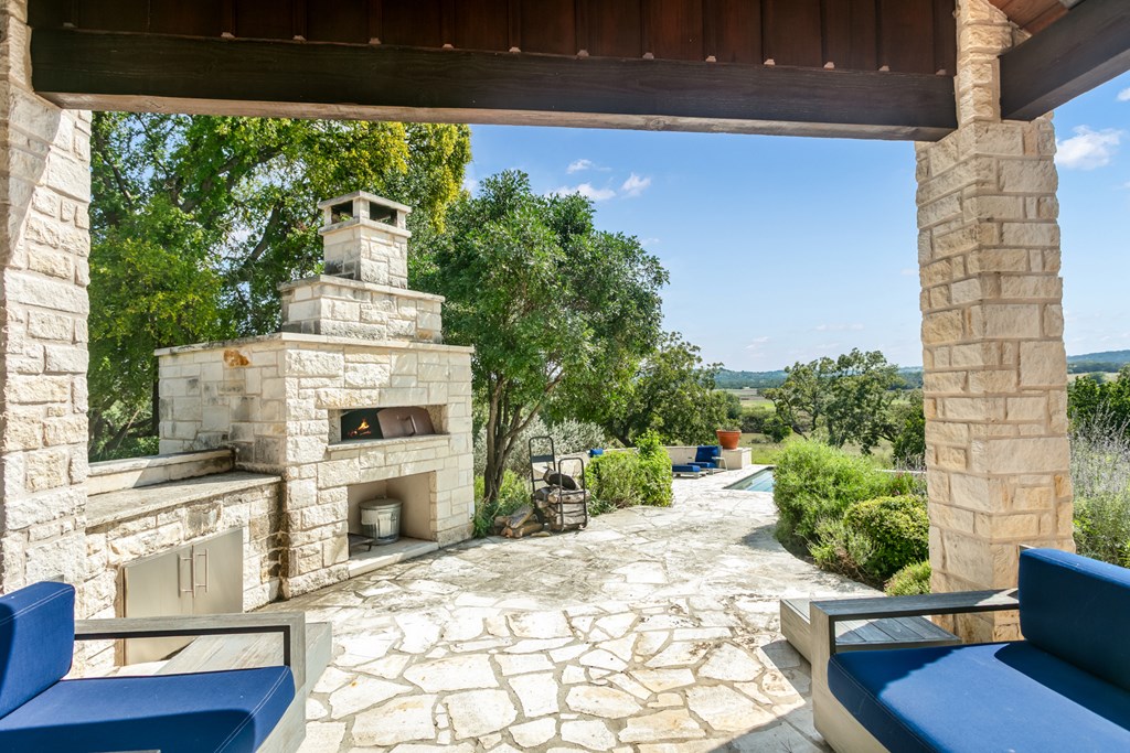 4535 Morris Ranch Road Fredericksburg, TX 78624 - Photo 4 of 46