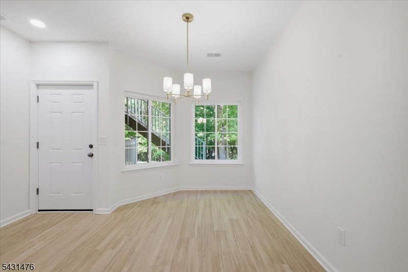 13 Encampment Drive Bedminster, NJ 07921 - Photo 10 of 25