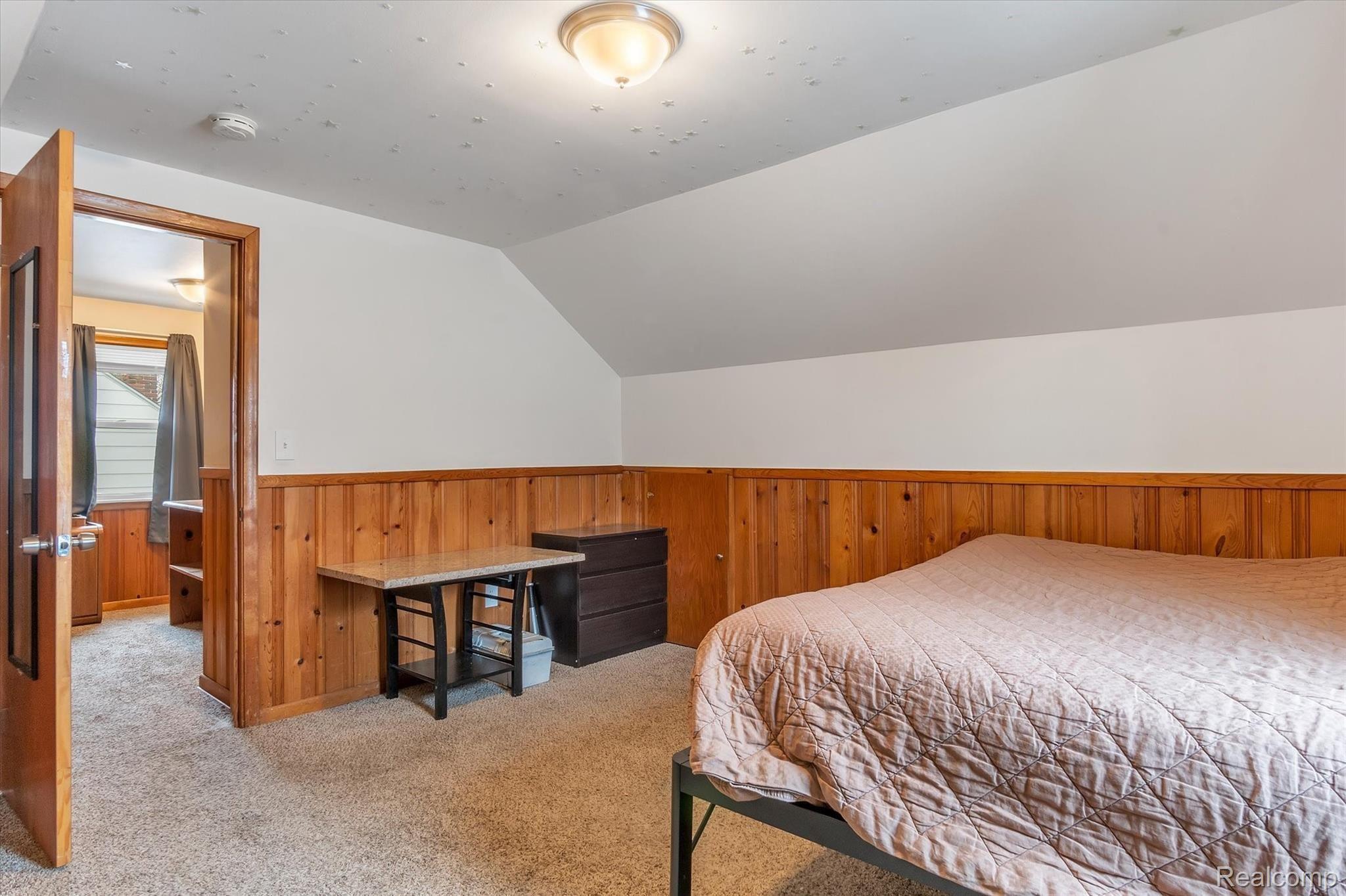 7535 Sterling Street Center Line, MI 48015 - Photo 28 of 48 Upper master bedroom
