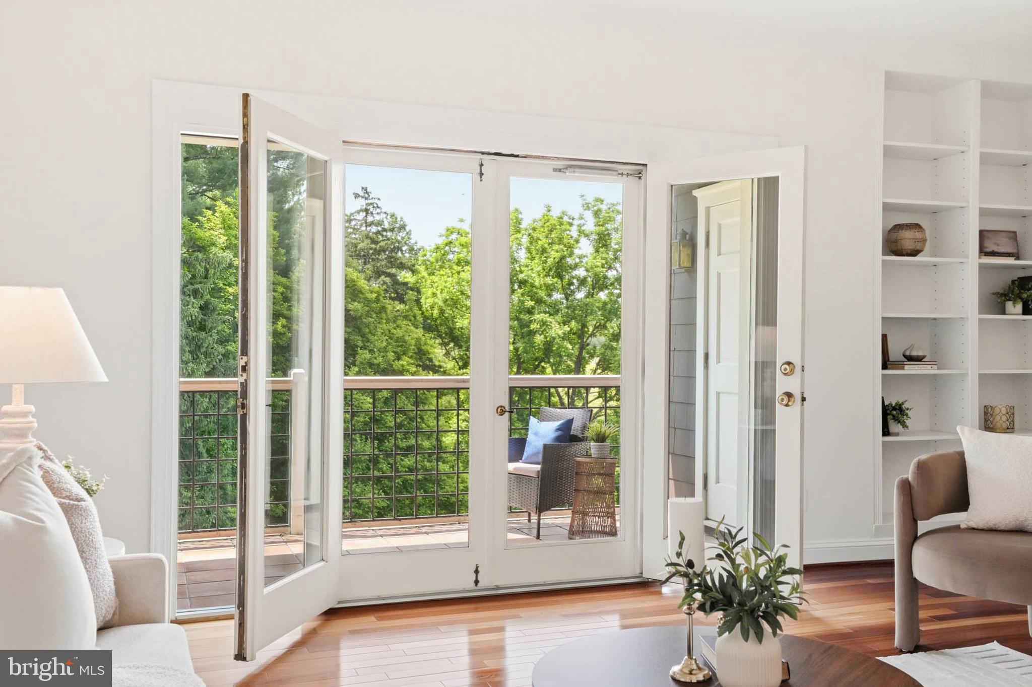 11 Devon Hill Road, Unit B8 Baltimore, MD 21210 - Photo 21 of 34 Beautiful Balcony