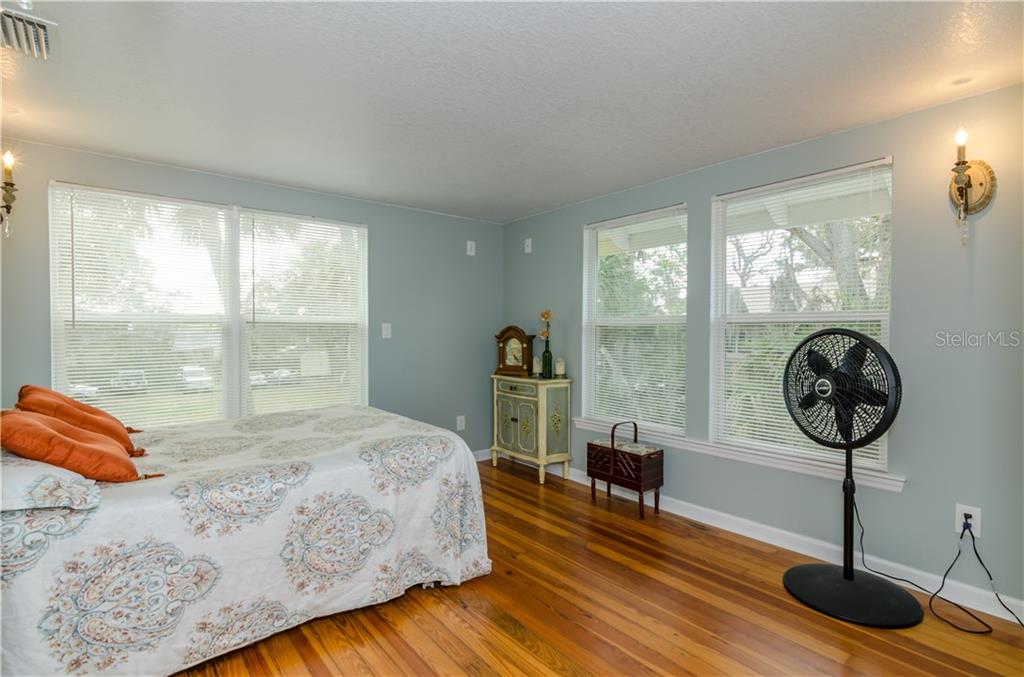 230 North Riverside Drive Edgewater, FL 32132 - Photo 11 of 25 Gallery Image 11